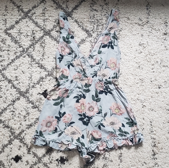 Light blue floral romper - Picture 2 of 3